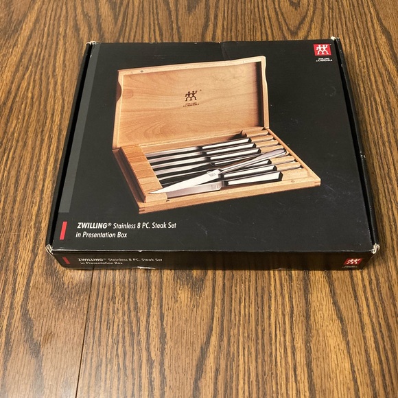 ZWILLING Stainless 8PC. Steak Set in presentation box. New - Picture 1 of 6